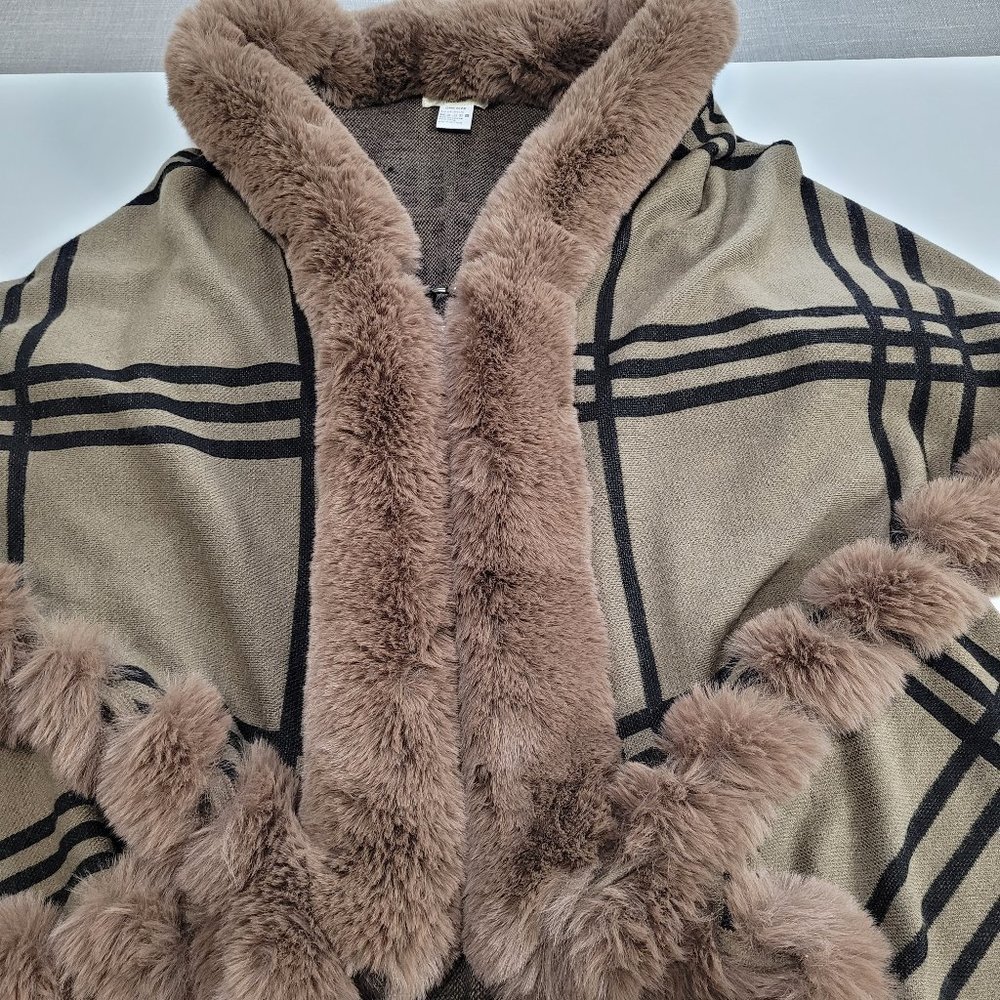 Ace Fashion Faux Fir Trimmed Cape